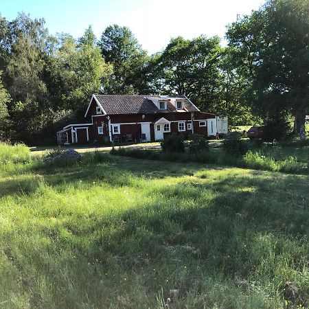 Bed and Breakfast Ranch Moerby à Stora Mellosa Extérieur photo