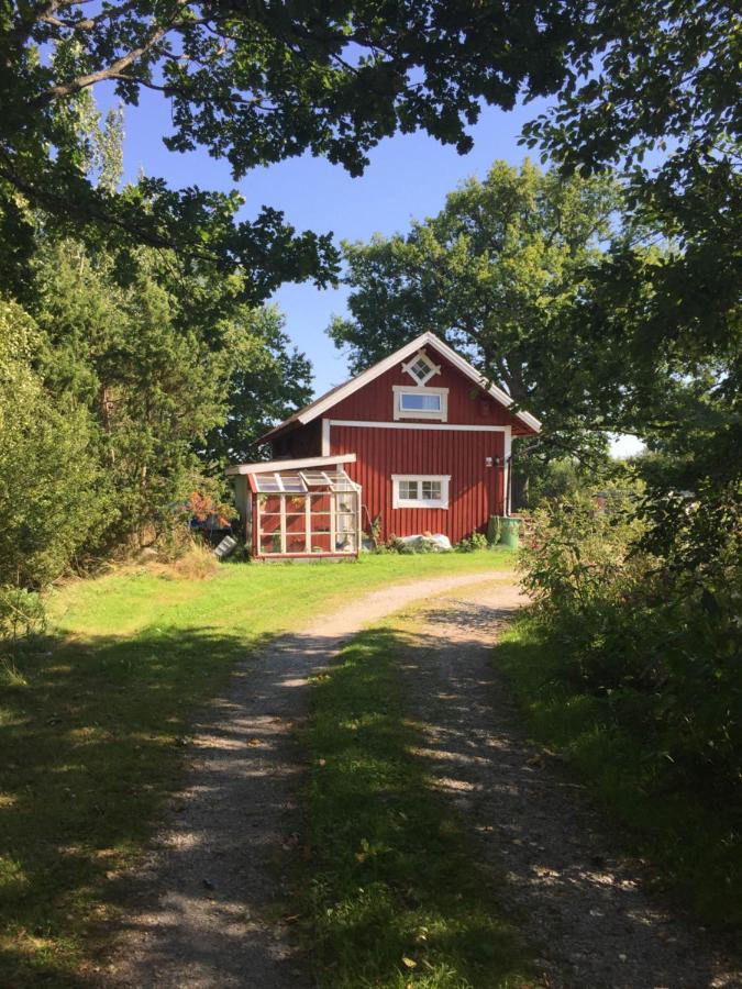 Bed and Breakfast Ranch Moerby à Stora Mellosa Extérieur photo