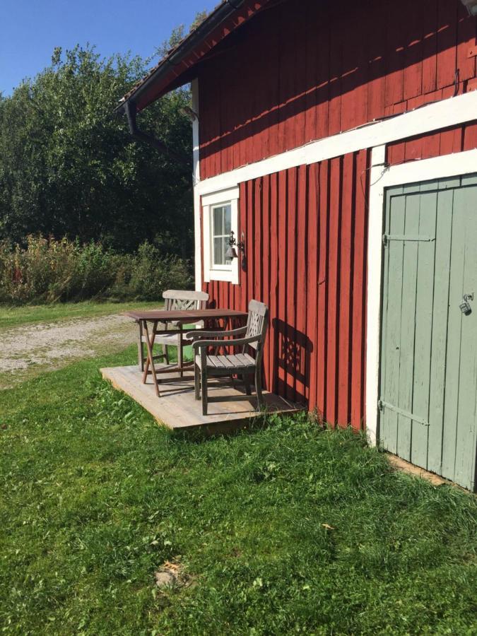 Bed and Breakfast Ranch Moerby à Stora Mellosa Extérieur photo
