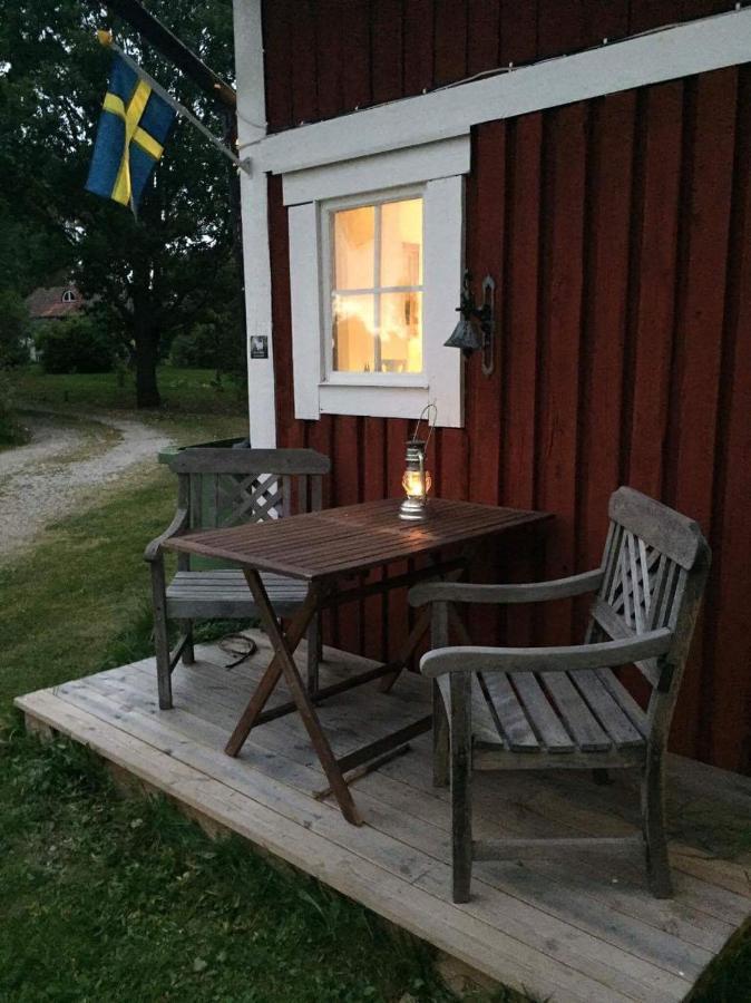 Bed and Breakfast Ranch Moerby à Stora Mellosa Extérieur photo