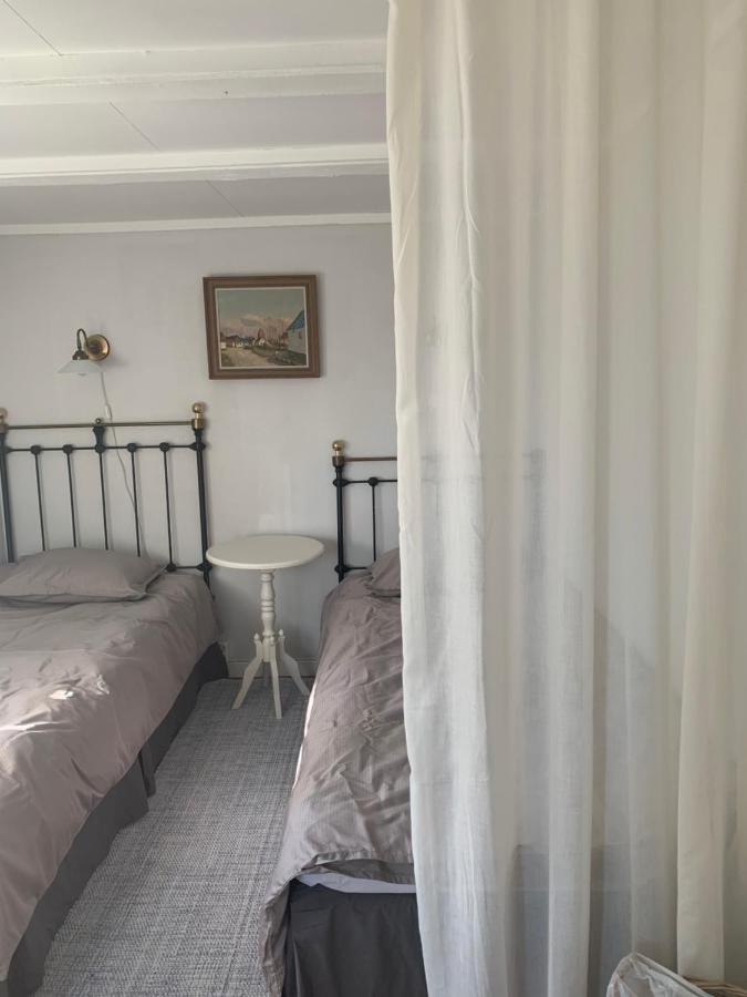 Bed and Breakfast Ranch Moerby à Stora Mellosa Extérieur photo